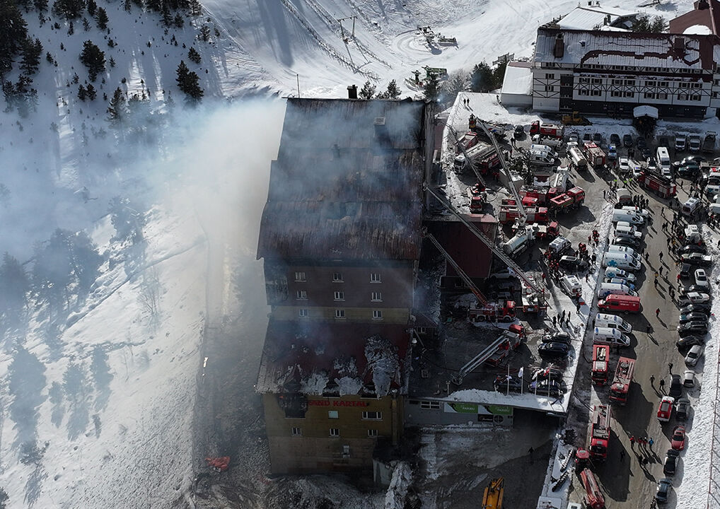 Ünlü oyuncu Zeynep Koçak aldığı acı haberle yıkıldı! "Cesetleri teslim aldık" - 2. Resim