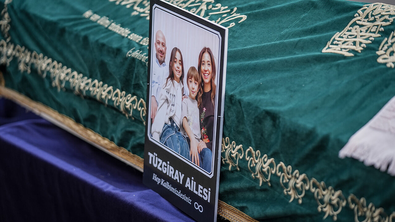 Bolu'da hayatını kaybeden Tüzgiray ailesiyle ilgili kahreden detay! Yürekleri dağladı Bolu'da hayatını kaybeden Tüzgiray ailesiyle ilgili kahreden detay! Yürekleri dağladı - 3. Resim