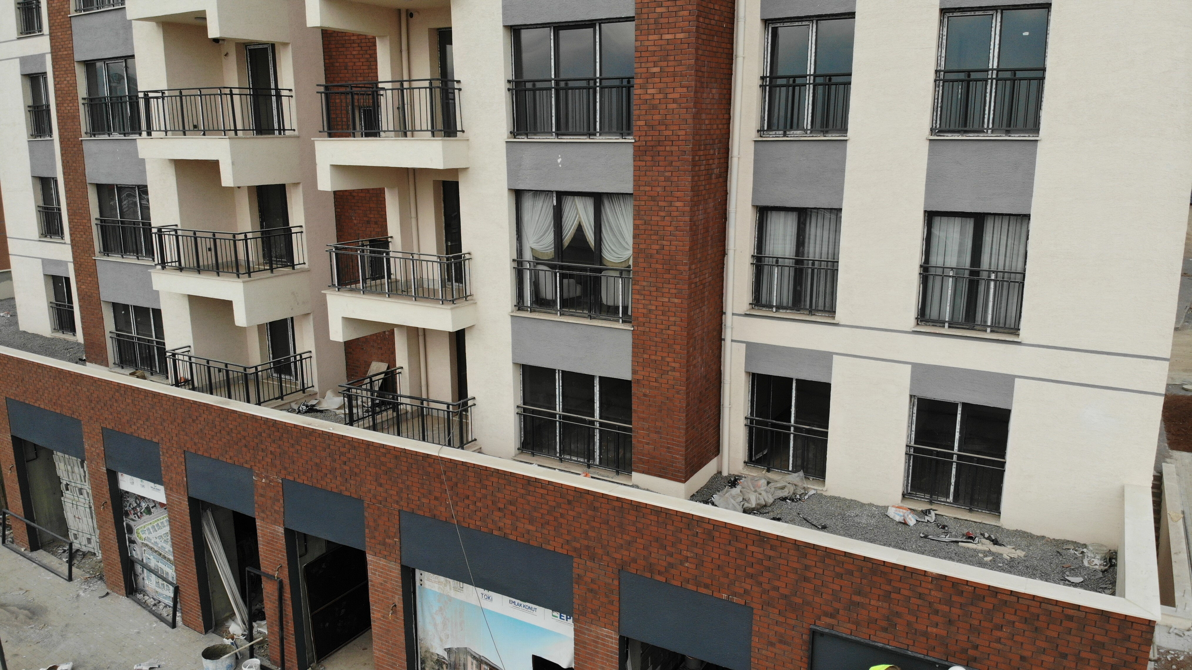 Depremde 1400 kişiye mezar olan Ebrar Sitesi'nin son hali! Bambaşka oldu Depremde 1400 kişiye mezar olan Ebrar Sitesi'nin son hali! Bambaşka oldu - 3. Resim