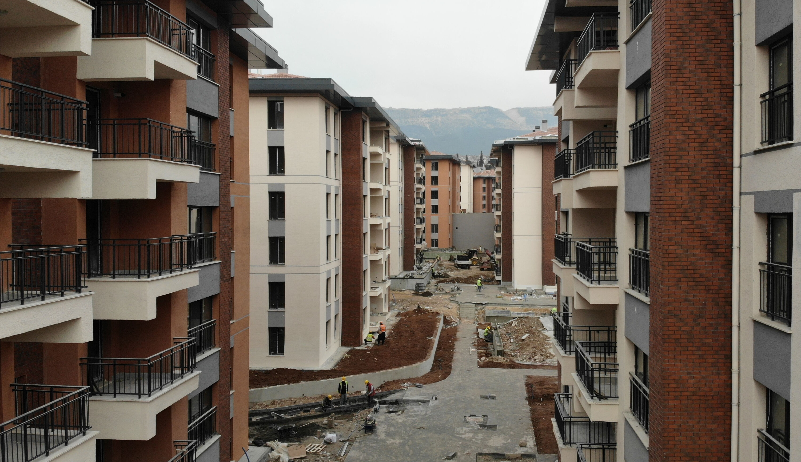 Depremde 1400 kişiye mezar olan Ebrar Sitesi'nin son hali! Bambaşka oldu Depremde 1400 kişiye mezar olan Ebrar Sitesi'nin son hali! Bambaşka oldu - 2. Resim