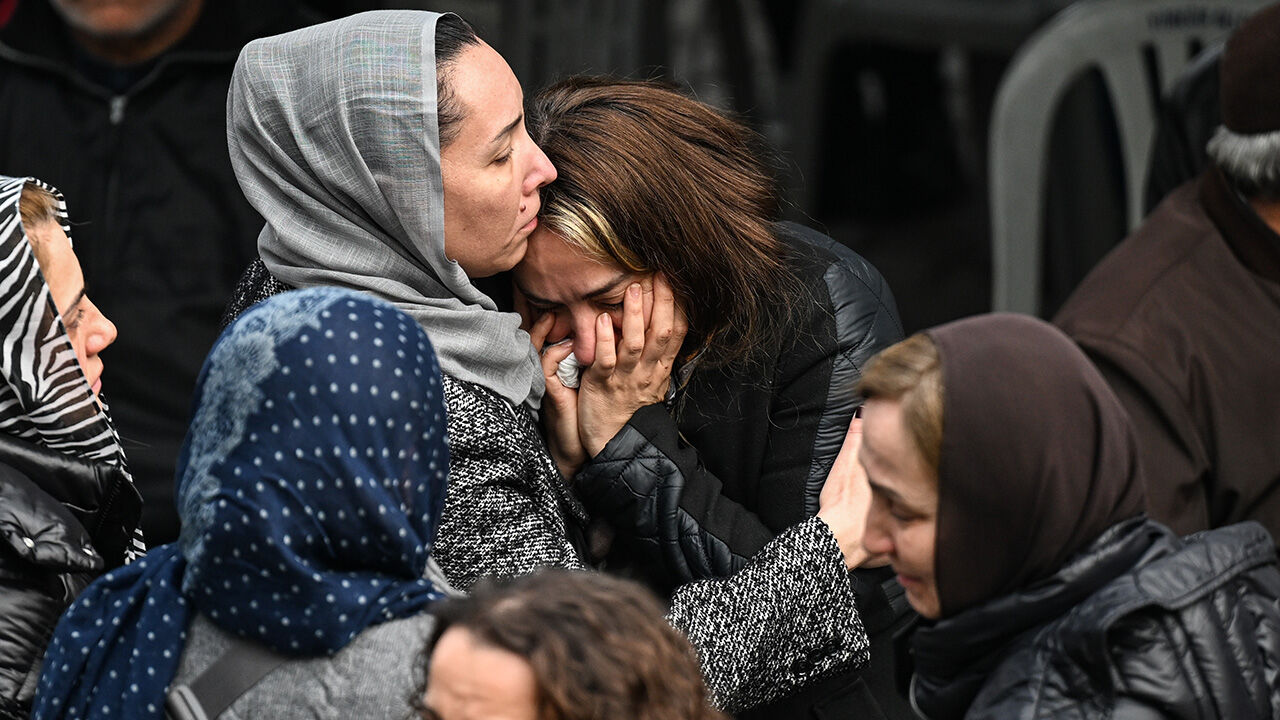 Doğan ailesine Adana'da veda! Bolu Kartalkaya'daki yangında can verdiler - 4. Resim