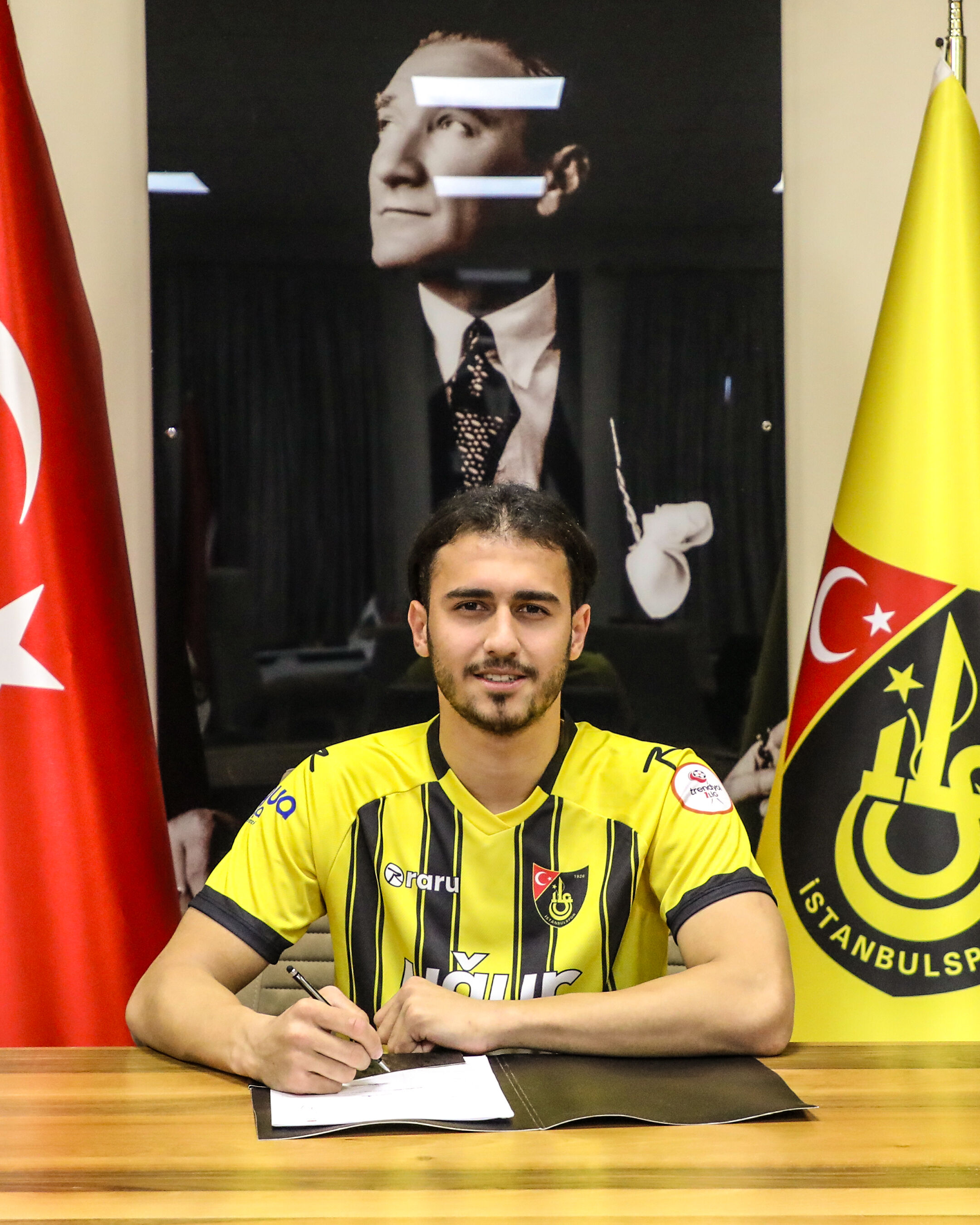 Fenerbahçe'de ayrılık resmen açıklandı! Yıldız oyuncu 1. Lig ekibine imza attı - 1. Resim