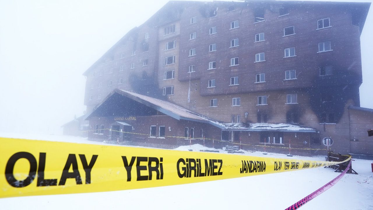 Grand Kartal Otel sitesini kapattı, attığı görsel gündem oldu