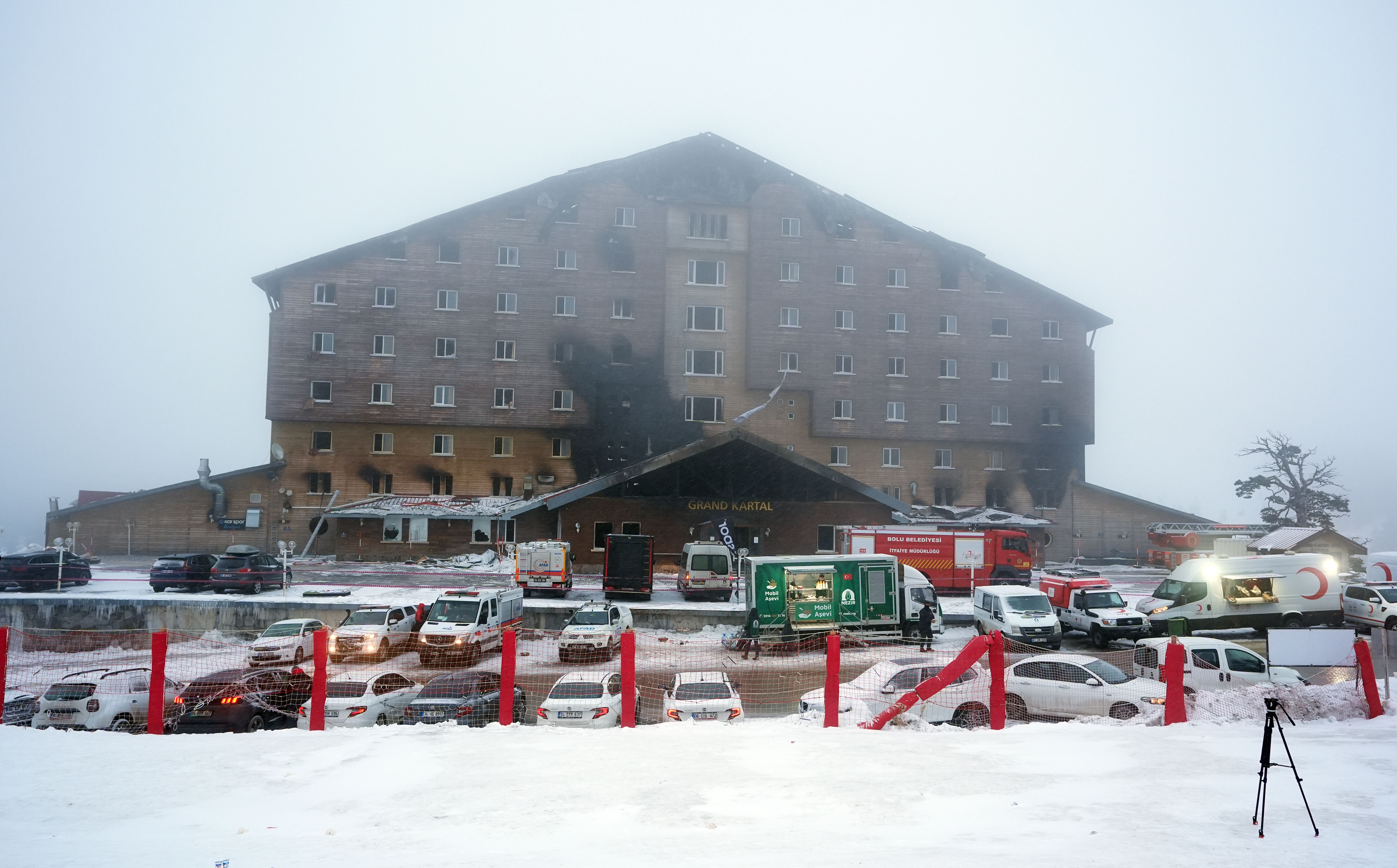 Grand Kartal Otel yangınında ölenlerin isimleri açıkladı! Bolu Kartalkaya otel yangınında kimler hayatını kaybetti? - 2. Resim