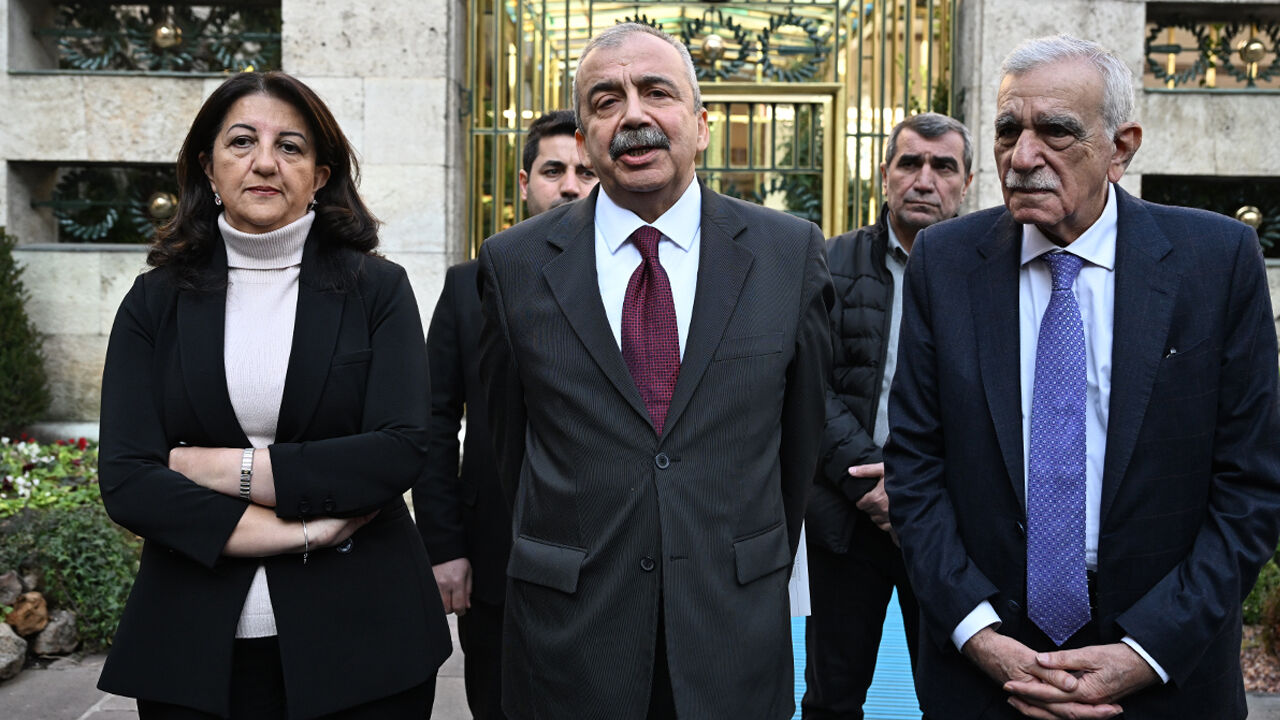 İmralı'da Öcalan'la görüşen DEM Parti'den beklenen açıklama İmralı'da Öcalan'la görüşen DEM Parti'den beklenen açıklama - 1. Resim