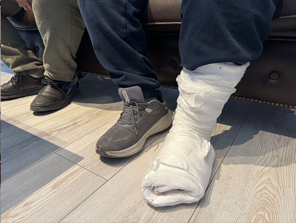 İzmir'de down sendromlu oğlu dövülen baba isyan etti: Çocukta 3 kırık tespit edildi! - 1. Resim