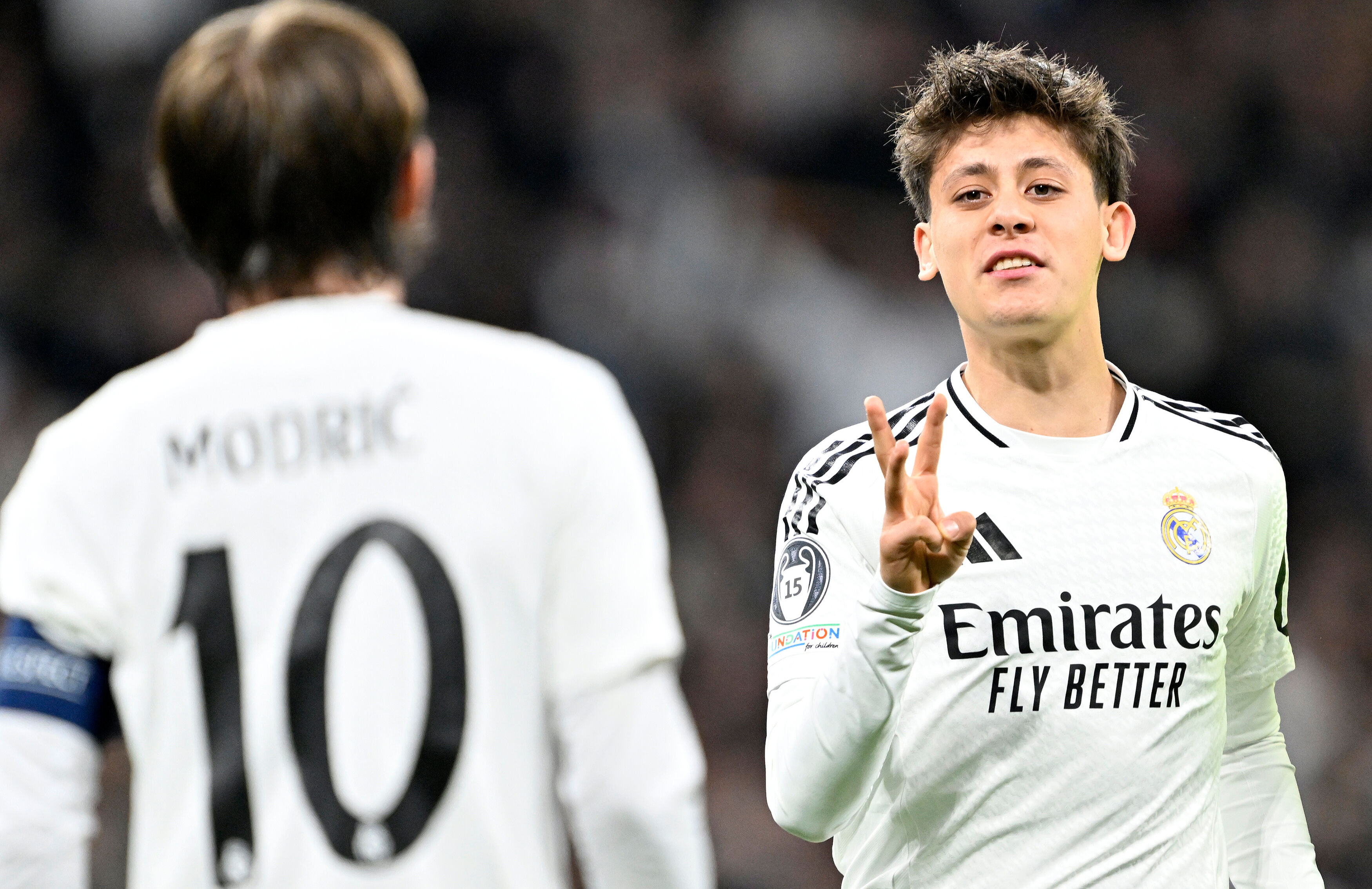 Real Madrid bir milyar euro gelir elde etti! Bir ilki başardı - 2. Resim