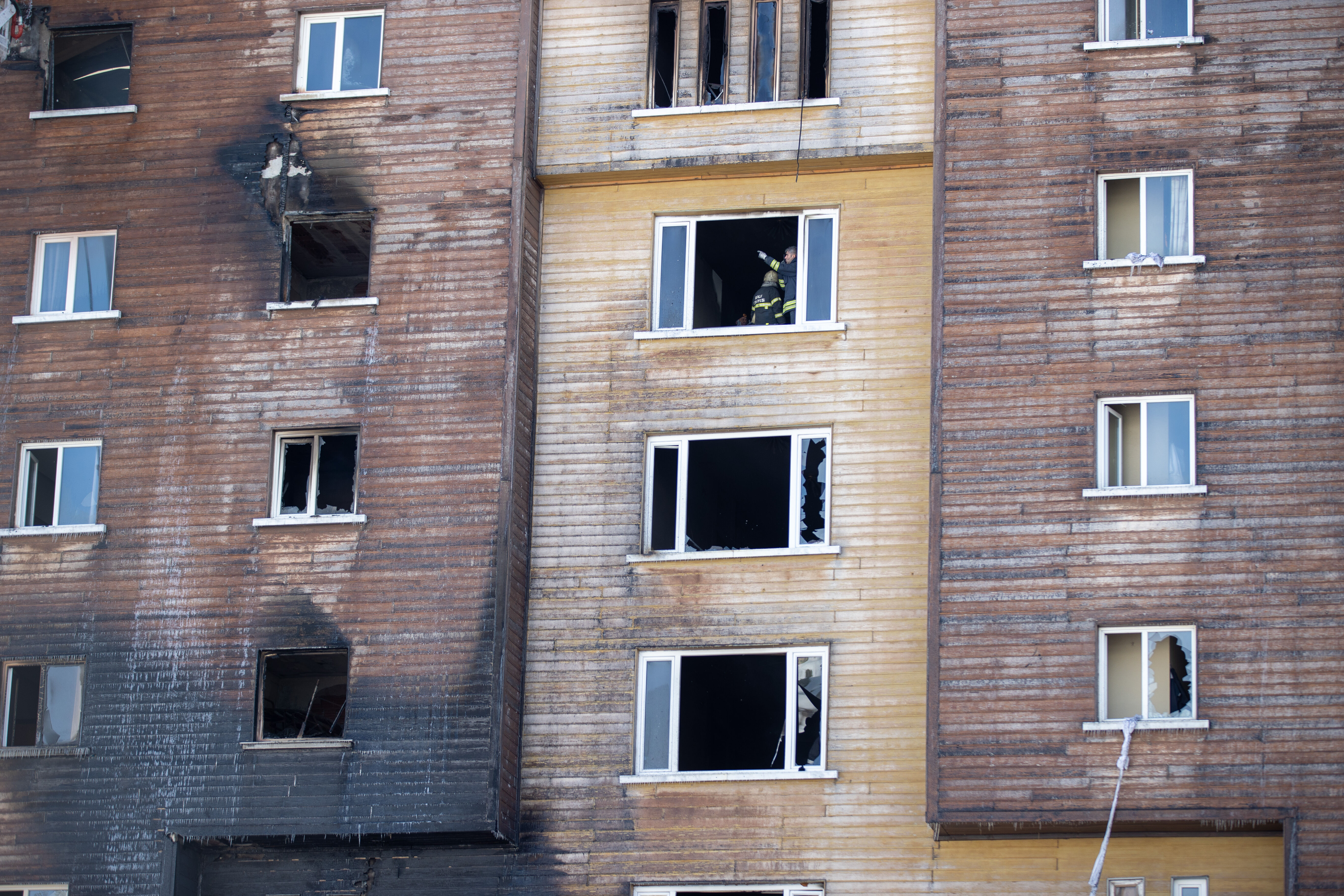 Tanju Özcan "İtfaiye 40 dakikada ulaştı" demişti: Ekipler test etti, gerçek çok başka çıktı Tanju Özcan "İtfaiye 40 dakikada ulaştı" demişti: Ekipler test etti, gerçek çok başka çıktı - 2. Resim