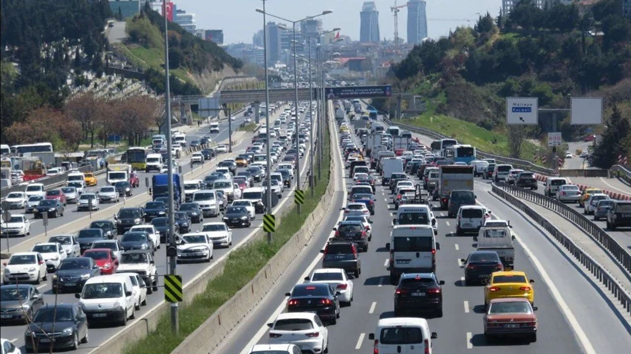 Trafikte kaybedilen saatler sıralamasında İstanbul birinci oldu: Geçen yıla göre yüzde 15 arttı! - 1. Resim