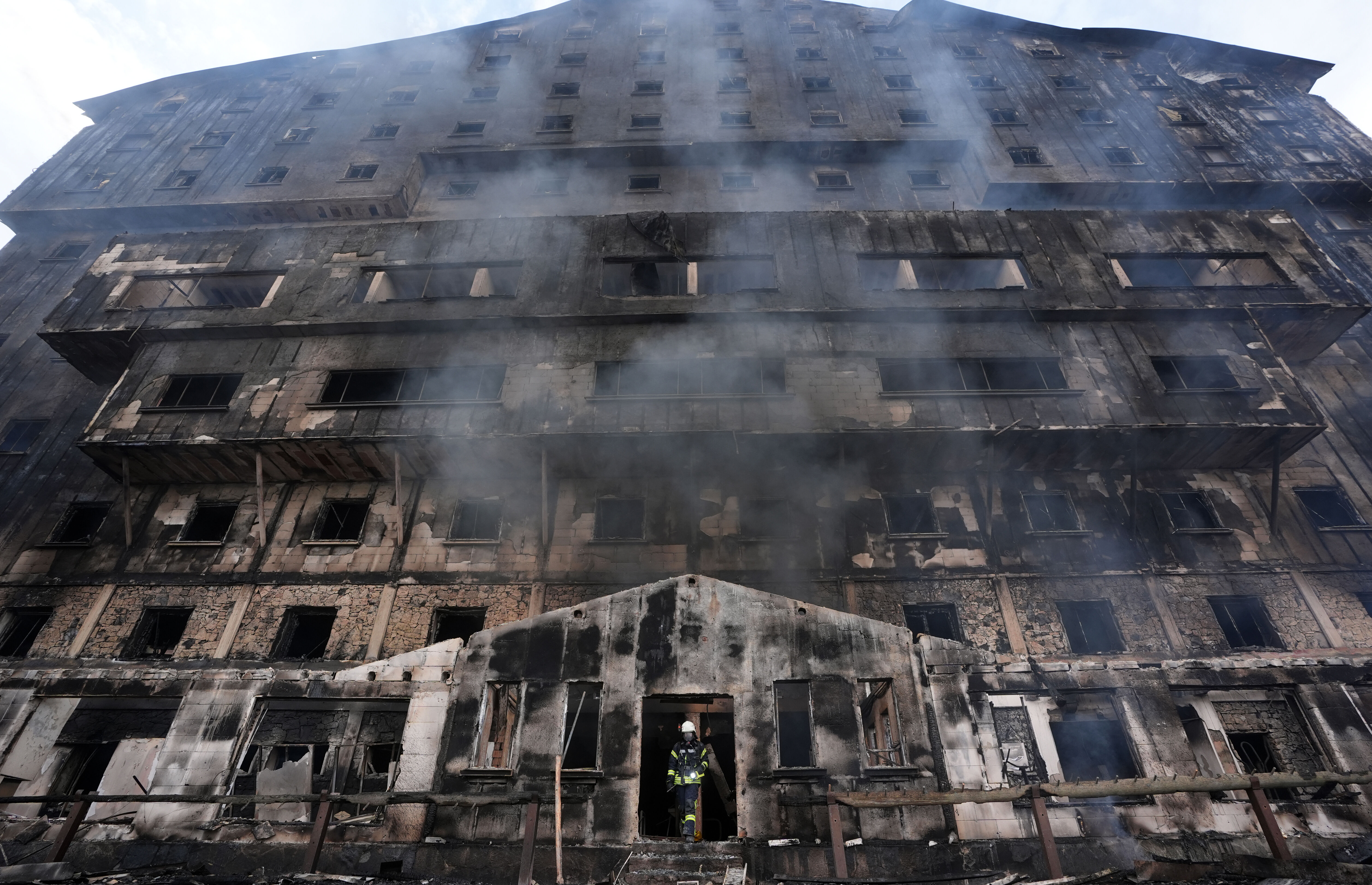 Yangında hayatını kaybedenlerin kimlikleri tespit edildi! Can kaybı 78 - 1. Resim