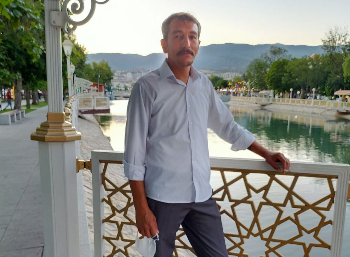 Arkadaşını balta ile öldürdü! Evin önüne çıkıp "Adam öldürdüm" diye bağırdı - 2. Resim