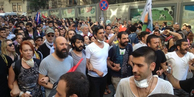 Ayşe Barım, ünlü sanatçıları Gezi Parkı'na yönlendirdi iddiası! Gözaltına alınmıştı, Osman Kavala detayı dikkat çekti - 1. Resim