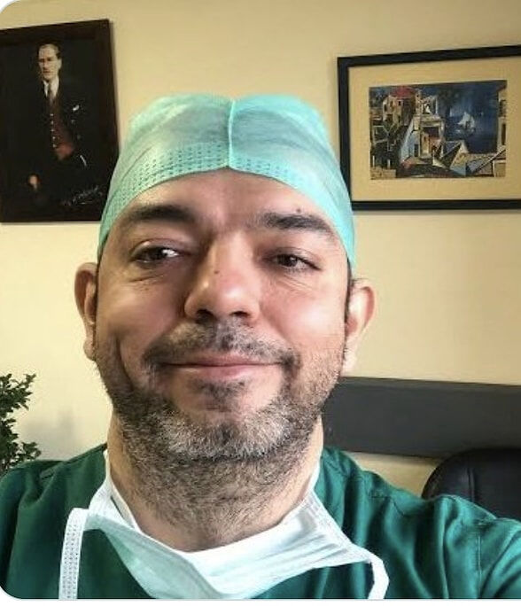 Dağcılık eğitimi alan doktor dehşet otelinden 15 kişiyi kurtardı! Son paylaşımı gönülleri fethetti Dağcılık eğitimi alan doktor dehşet otelinden 15 kişiyi kurtardı! Son paylaşımı gönülleri fethetti - 3. Resim