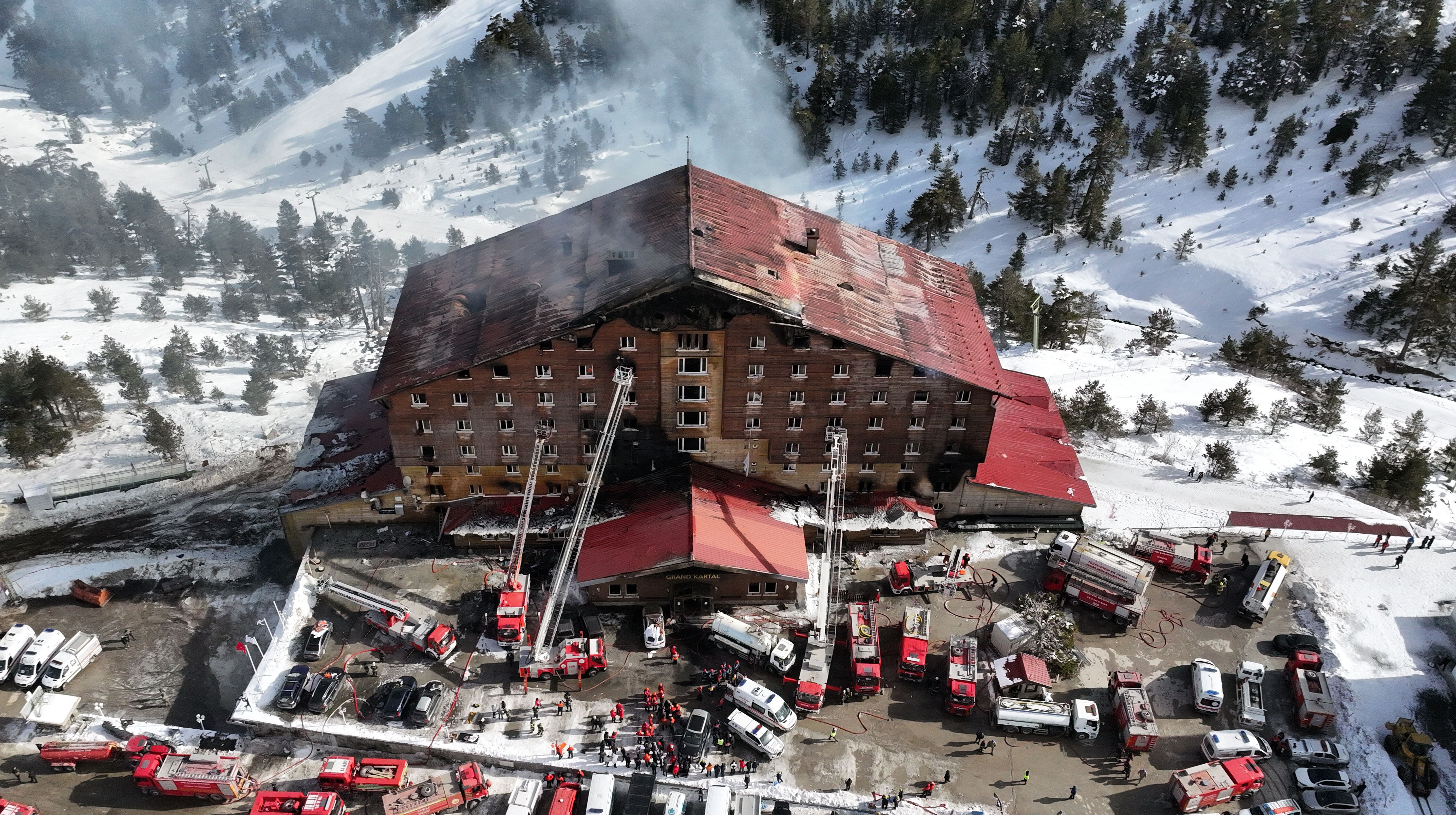 Grand Kartal Oteli'nin eski çalışanından şoke eden açıklama! Skandallar bir tane değilmiş... Grand Kartal Oteli'nin eski çalışanından şoke eden açıklama! Skandallar bir tane değilmiş... - 3. Resim