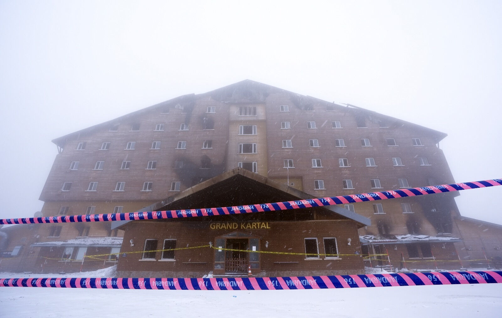 Kartalkaya'daki yangın faciasının perde arkası! Bakan Ersoy merak edilenleri cevaplıyor - 1. Resim