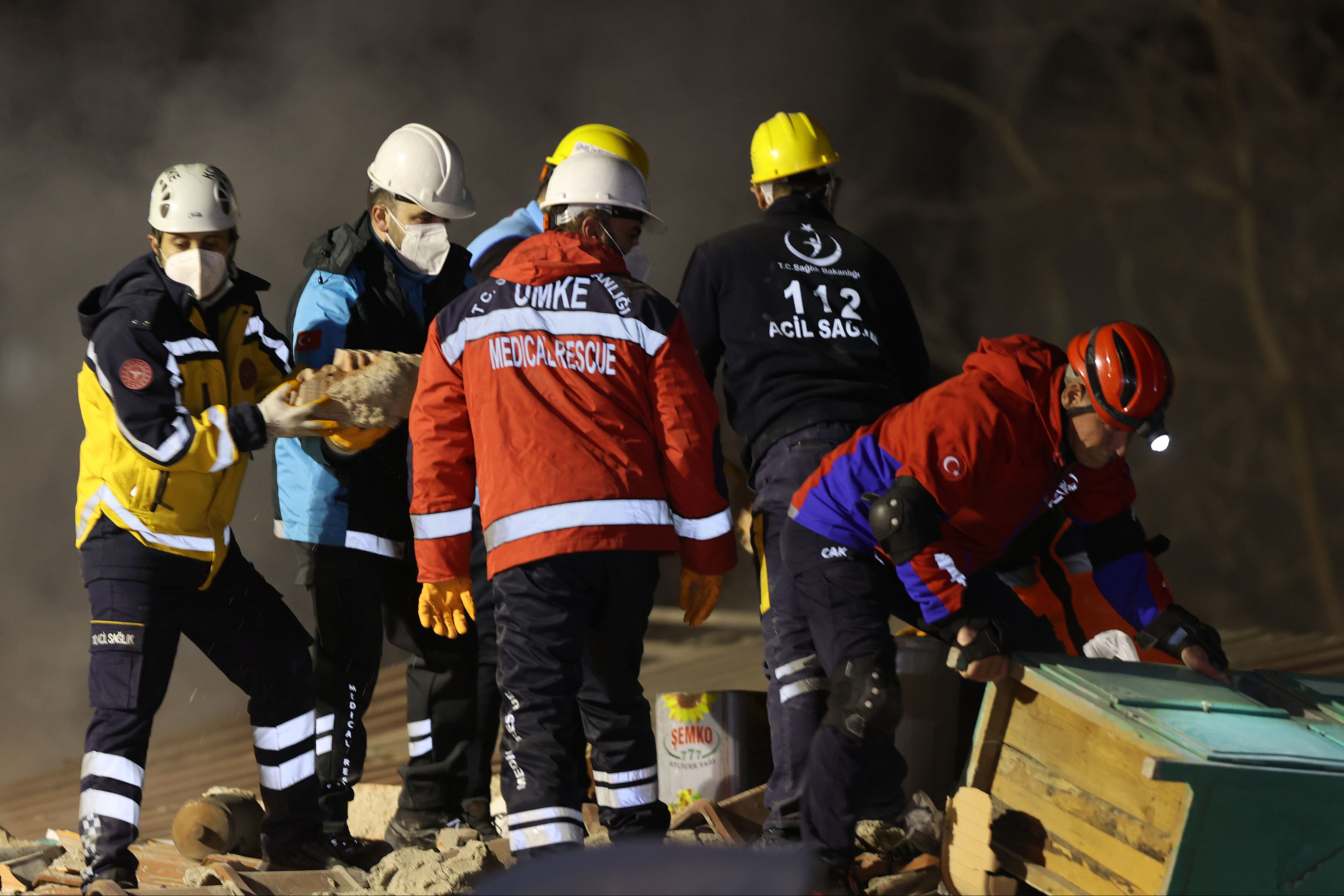 Konya'da apartman çöktü! Enkaz altında kalanlar var - 1. Resim