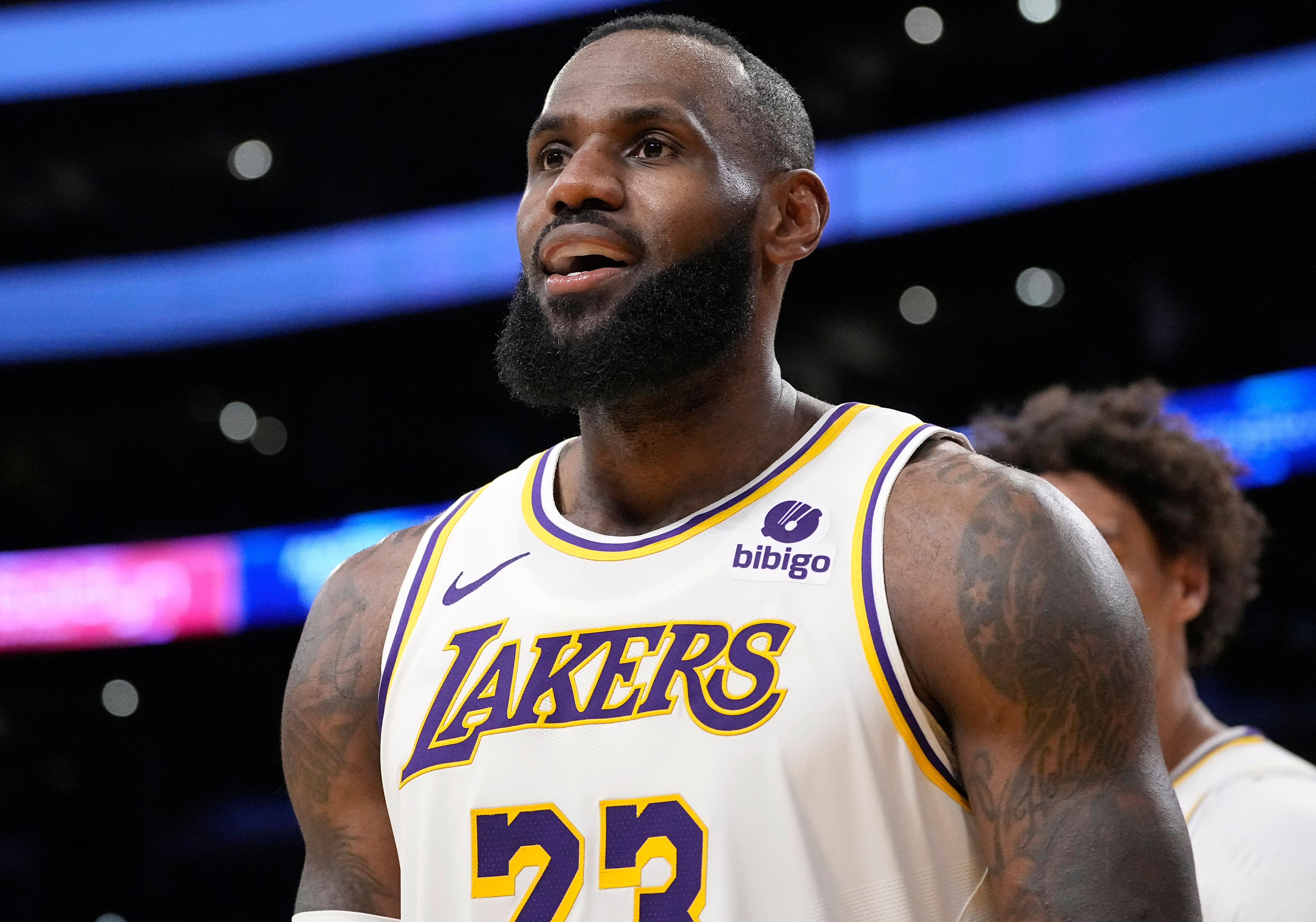 LeBron James'den yeni rekor! NBA All-Star maçında takımların ilk 5'leri belli oldu LeBron James'den yeni rekor! NBA All-Star maçında takımların ilk 5'leri belli oldu - 1. Resim
