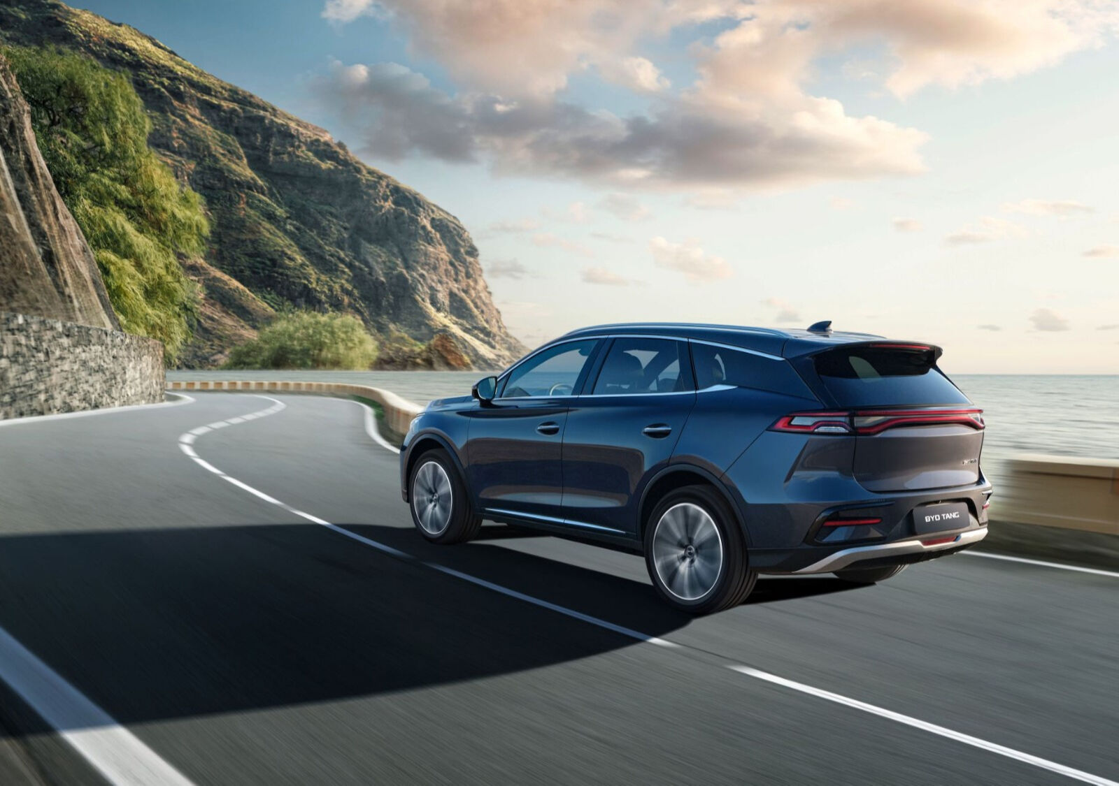 BYD TANG Mart ayında Türkiye'de satışa çıkacak! Yedi koltuklu ve full elektrikli özelliğiyle dikkat çekti Mart ayında BYD TANG Türkiye'de satışa çıkacak! Yedi koltuklu ve full elektrikli özelliğiyle dikkat çekti - 3. Resim