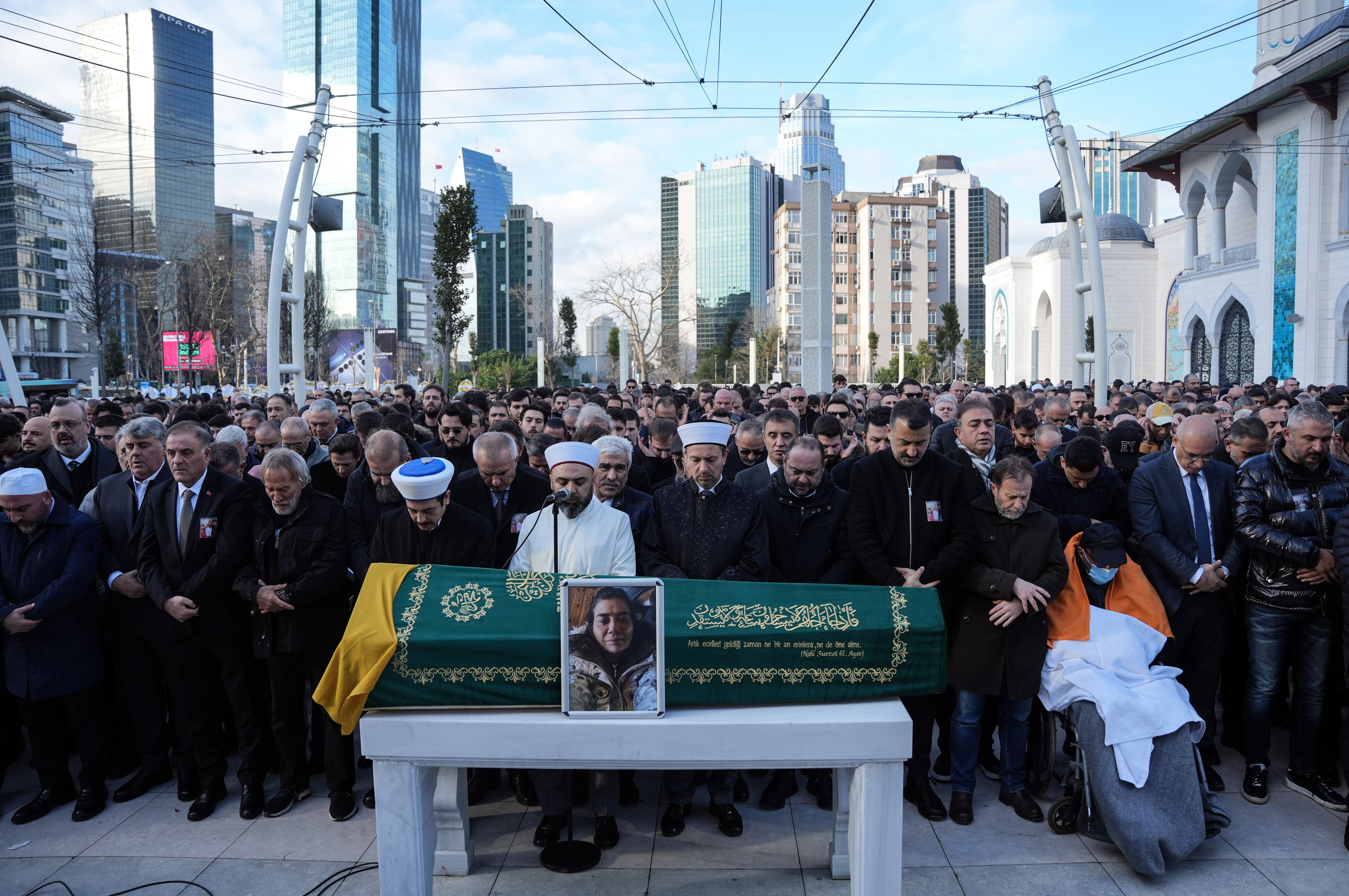 Mete Tunç Boduroğlu kimdir? Bolu yangınında ailesini kaybetti - 1. Resim