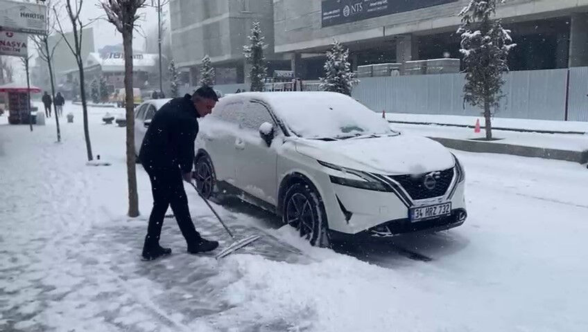 Meteoroloji uyarmıştı! Hava soğudu, kar birden bastırdı - 3. Resim