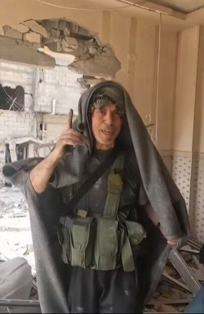 Savaşı kabinde böyle yönetti! Hamas lideri Yahya Sinvar'ın son görüntüleri ortaya çıktı - 1. Resim