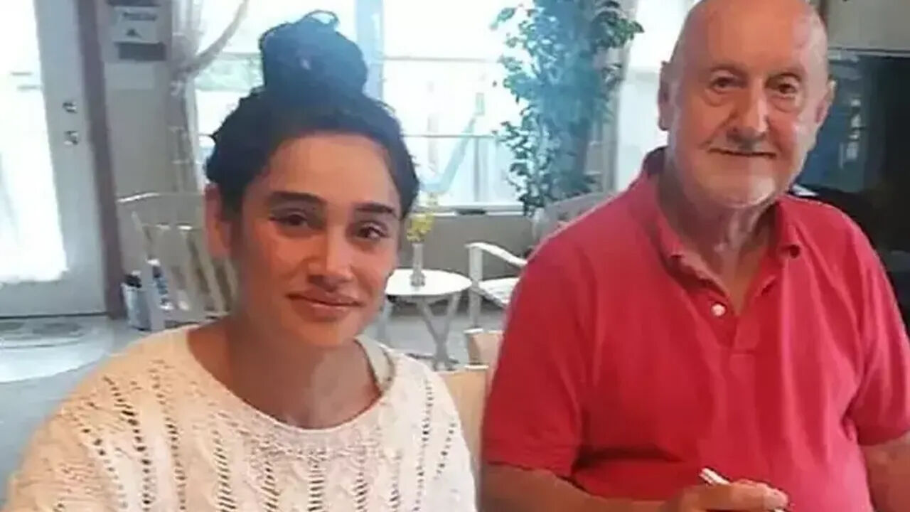 Ünlü oyuncu dibi gördü! Meltem Miraloğlu'nun markette çalışıp, evlere temizliğe gittiği ortaya çıktı Ünlü oyuncu dibi gördü! Meltem Miraloğlu'nun markette çalışıp, evlere temizliğe gittiği ortaya çıktı - 2. Resim