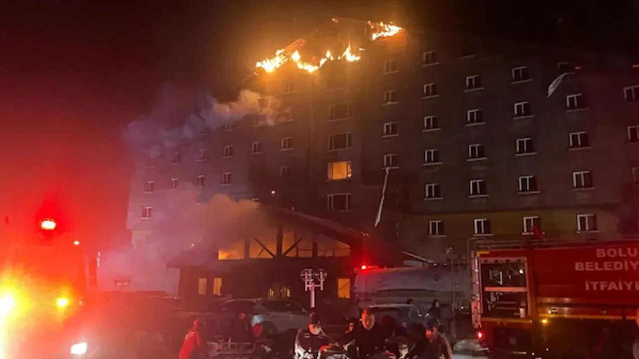 Ünlü yapımcı Burak Sağyaşar aldığı acı haberle yıkıldı! O sözlerle duyurdu - 2. Resim
