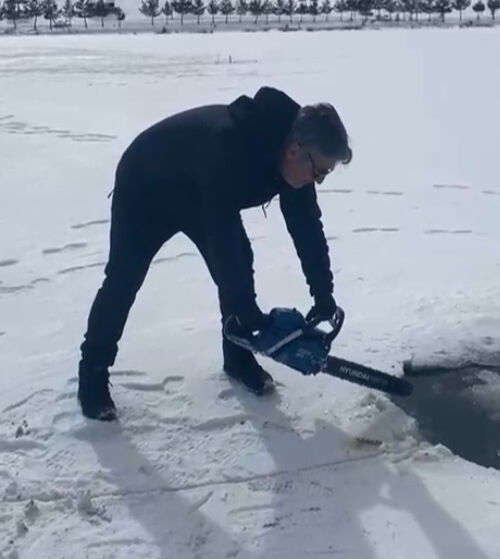 Burası Kutuplar değil Türkiye! Donan gölette 