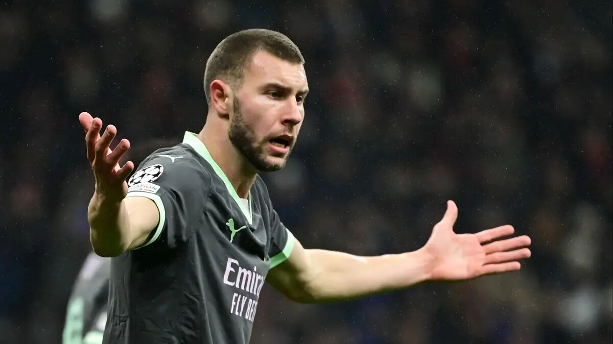 Galatasaray'dan stoper çıkartması! 4 savunmadan biri kadroya katılacak Galatasaray'dan stoper çıkartması! 4 savunmadan biri kadroya katılacak - 3. Resim