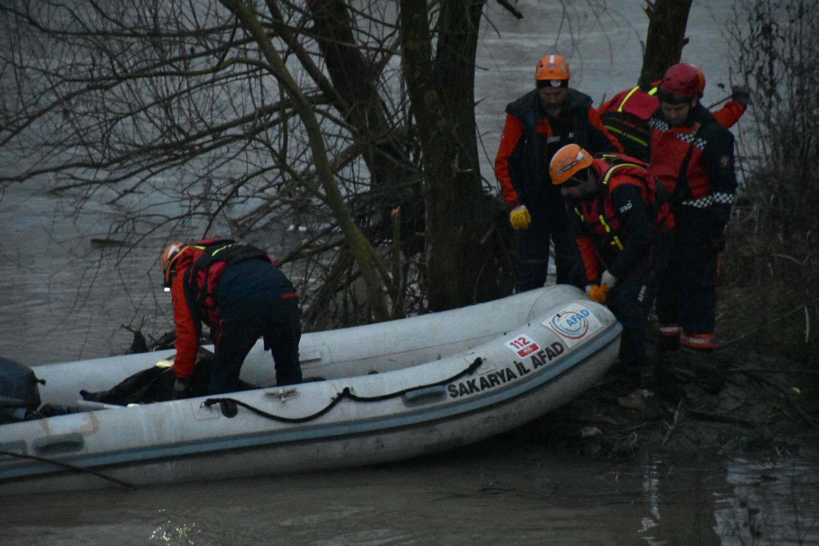 Hakkında kayıp ihbarı verilmişti! Sakarya Nehri'nde dehşet anları - 3. Resim