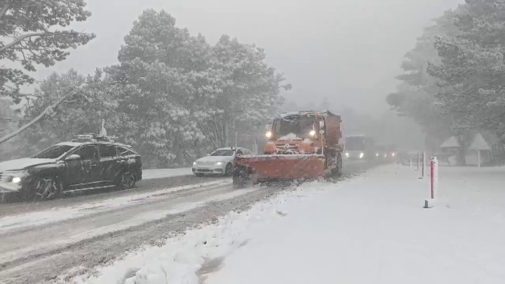 İstanbul'un yanı başında lapa lapa kar! Hazırlıksız yakalananın cebi yandı İstanbul'un yanı başında lapa lapa kar! Hazırlıksız yakalananın cebi yandı - 1. Resim
