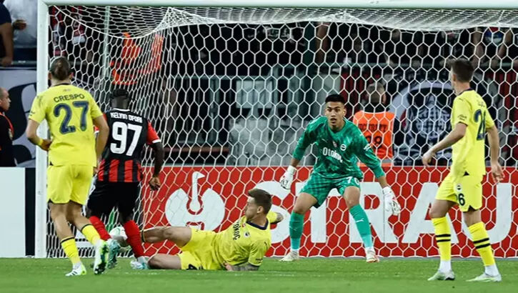 Livakovic'in yerini aratmadı! İrfan Can Eğribayat Lyon maçında devleşti - 2. Resim