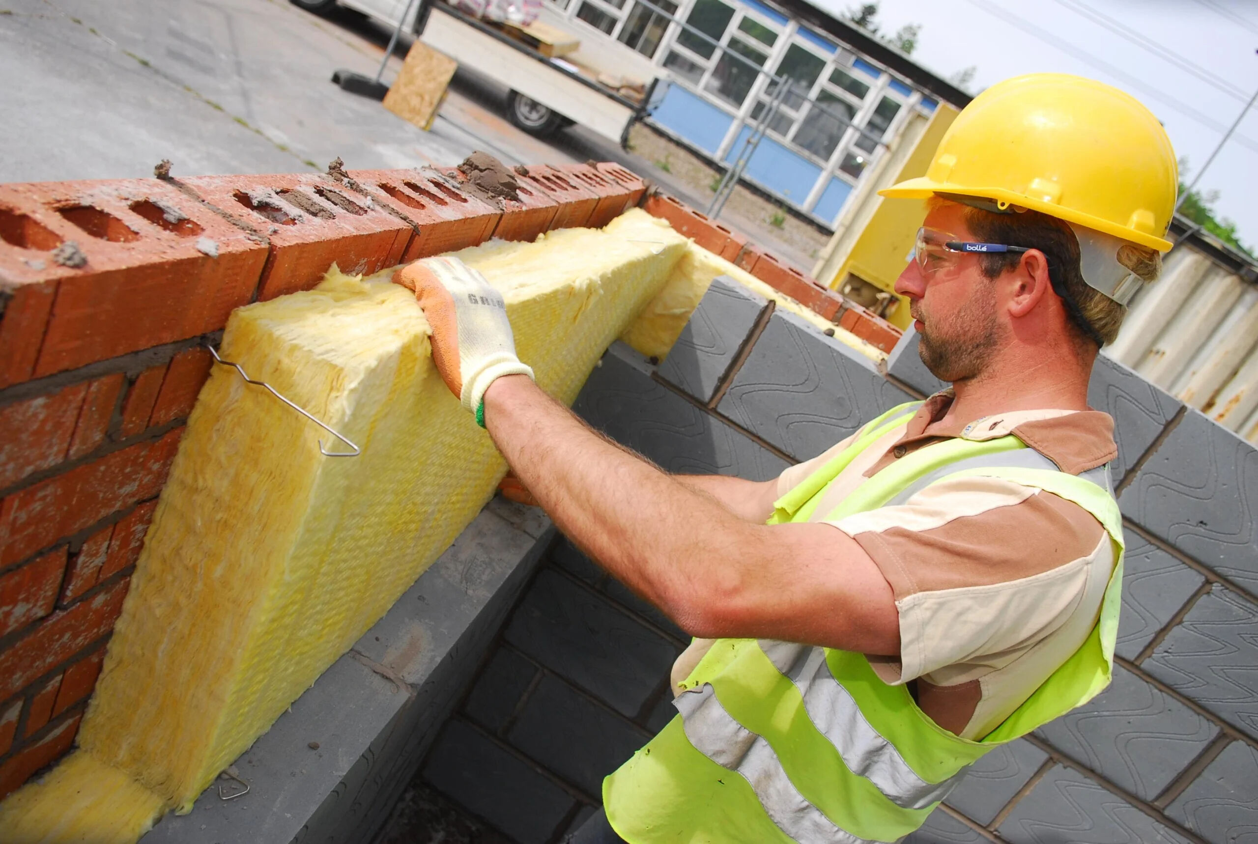 Yine yüreğimiz yanmasın! Binlerce dehşet oteli var Yine yüreğimiz yanmasın! Binlerce dehşet oteli var - 2. Resim