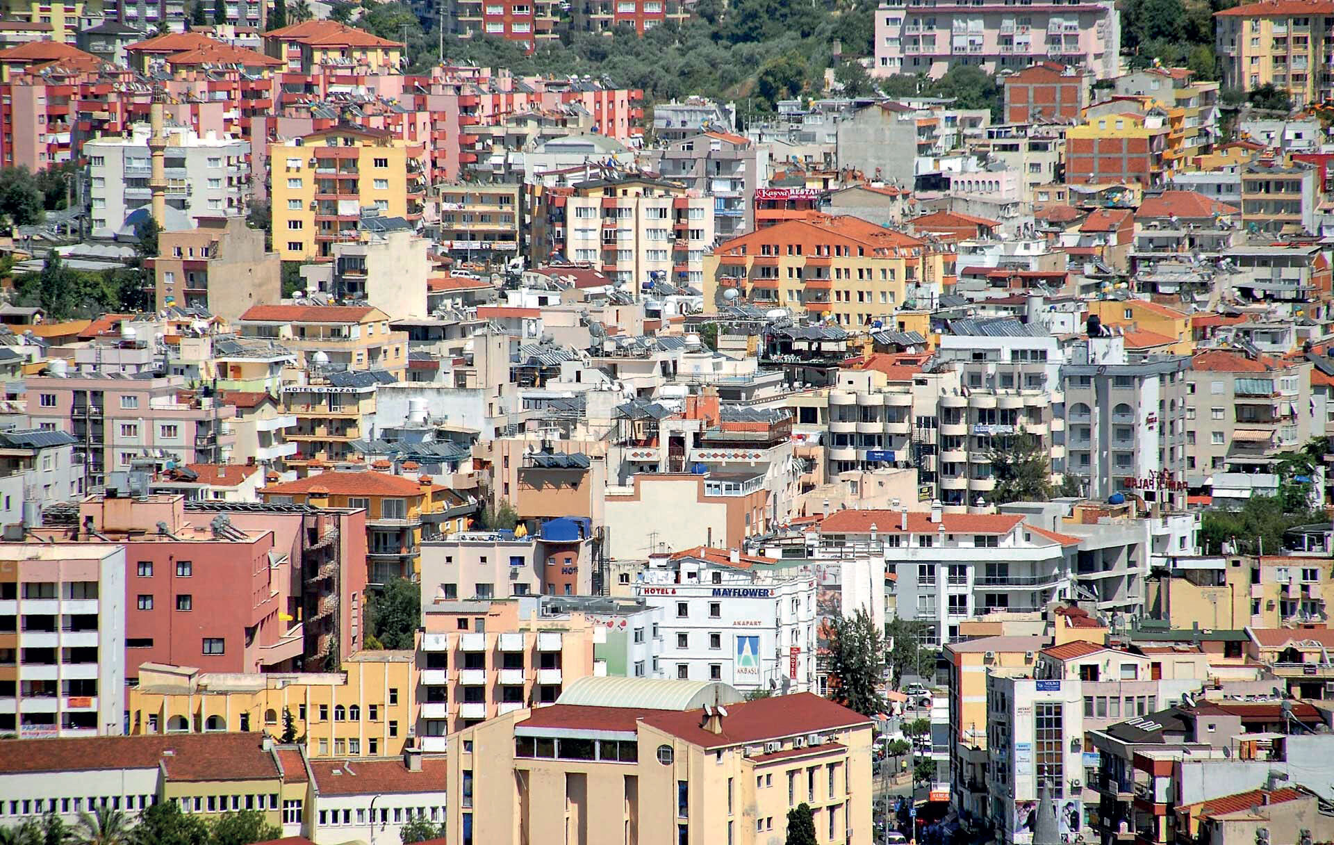 Yine yüreğimiz yanmasın! Binlerce dehşet oteli var Yine yüreğimiz yanmasın! Binlerce dehşet oteli var - 1. Resim