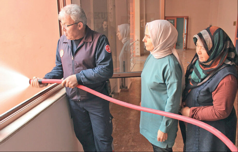 Yine yüreğimiz yanmasın! Binlerce dehşet oteli var Yine yüreğimiz yanmasın! Binlerce dehşet oteli var - 5. Resim