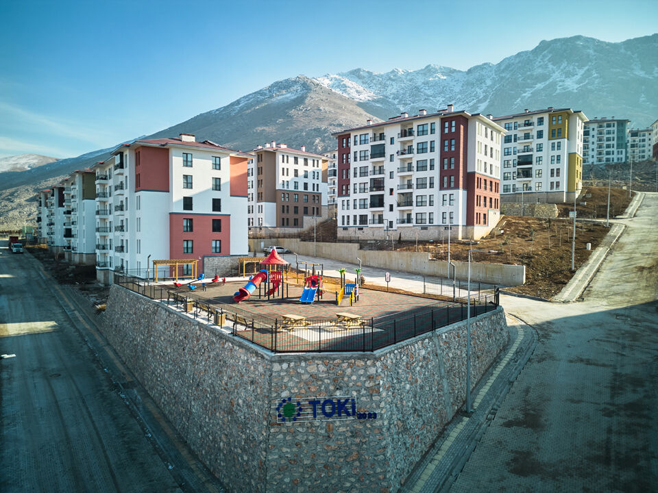 Asrın felaketinin yaraları sarılıyor... İşte şehir şehir teslim edilen ve edilecek konut sayısı - 1. Resim