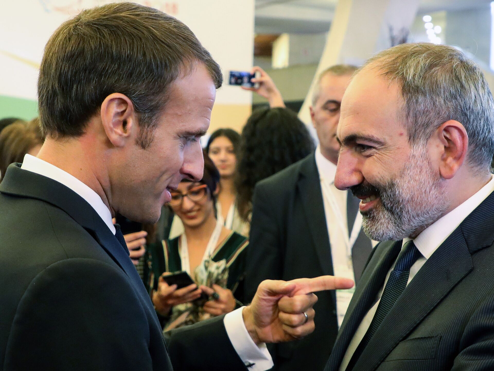 Azerbaycan Fransa’ya ateş püskürdü: Kendi sömürgeci politikanızı gizlemeyin! Azerbaycan Fransa’ya ateş püskürdü: Kendi sömürgeci politikanızı gizlemeyin! - 1. Resim