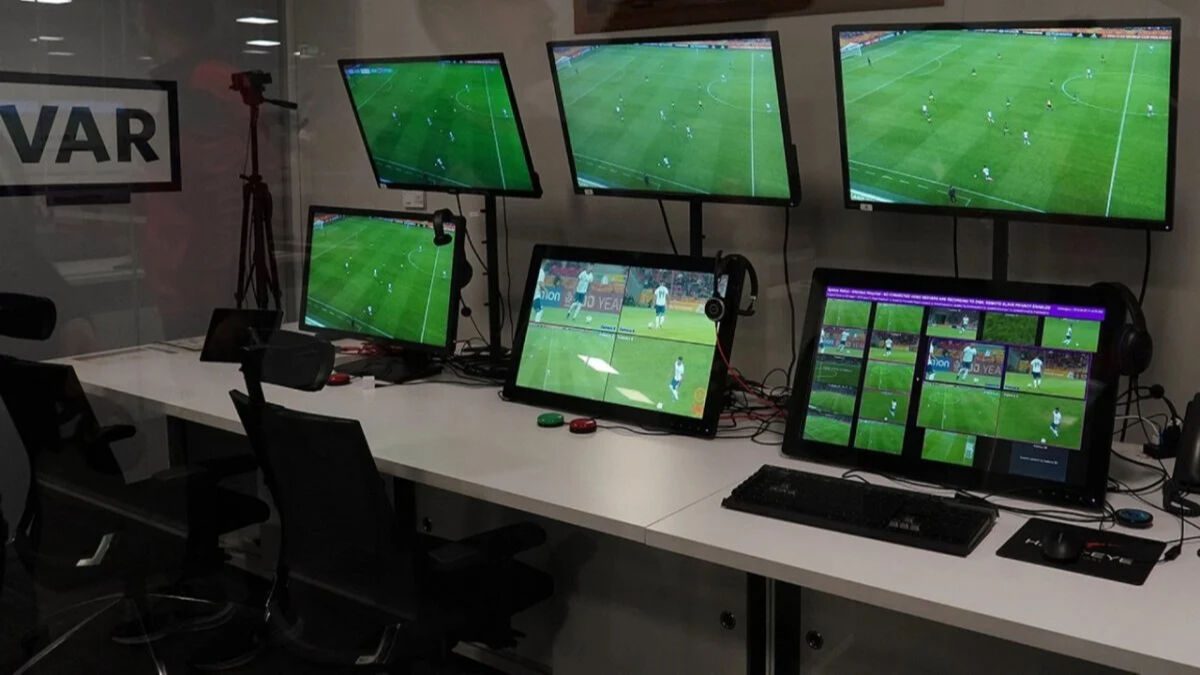 Beşiktaş ve Fenerbahçe'nin VAR hakemleri açıklandı! Beşiktaş ve Fenerbahçe'nin VAR hakemleri açıklandı! - 1. Resim