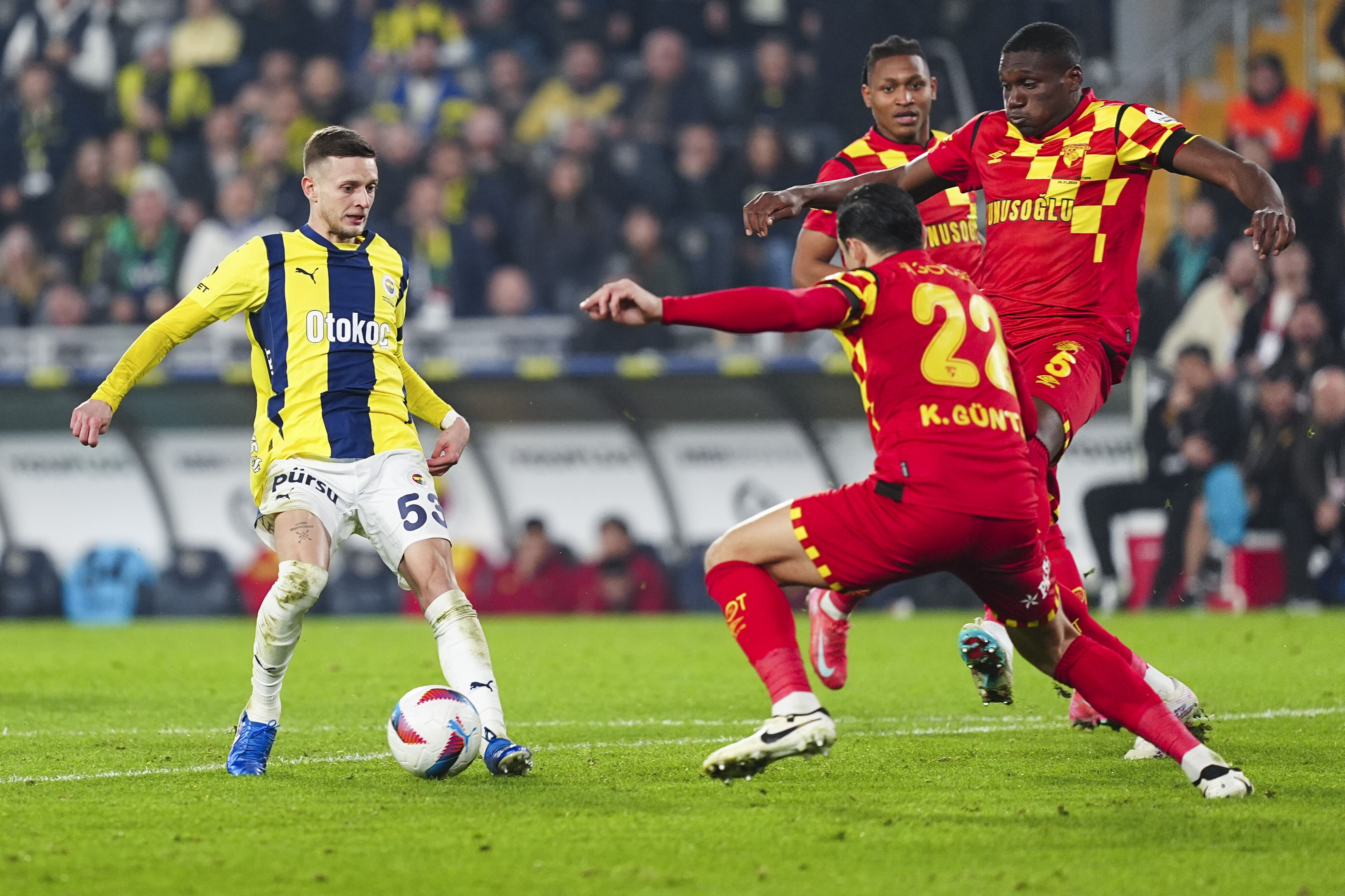 Fenerbahçe 3-2 Göztepe (MAÇ SONUCU - ÖZET) Fenerbahçe 3-2 Göztepe (MAÇ SONUCU - ÖZET) - 2. Resim
