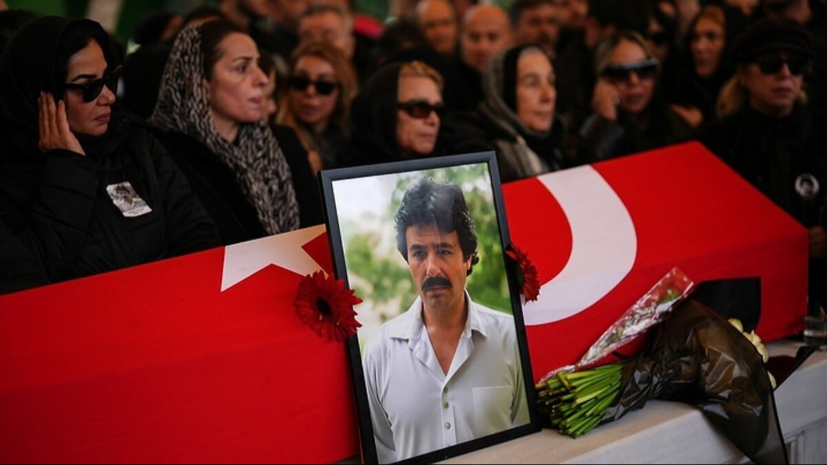 Ferdi Tayfur'un gözlerden uzak büyüttüğü oğlu  dikkat çeken paylaşım - 1. Resim