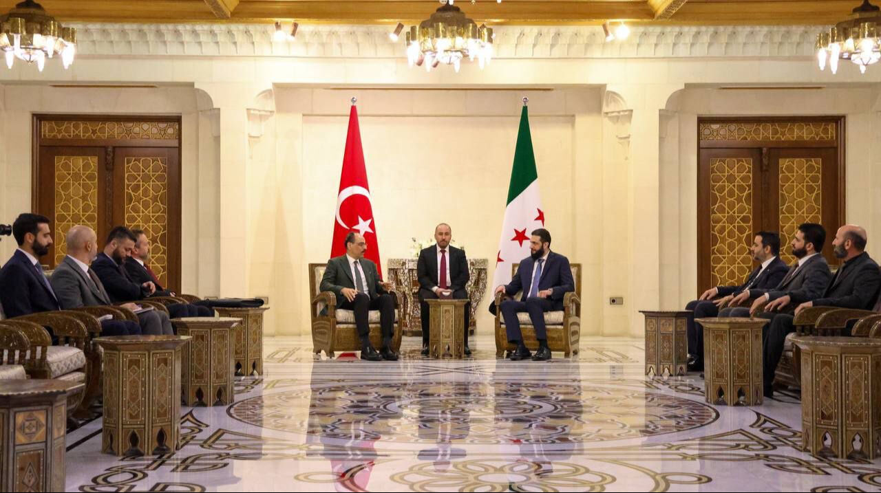 MİT Başkanı İbrahim Kalın yeniden Şam'da! Suriye lideri Ahmed Şara ile görüştü MİT Başkanı İbrahim Kalın yeniden Şam'da! Suriye lideri Ahmed Şara ile görüştü - 1. Resim