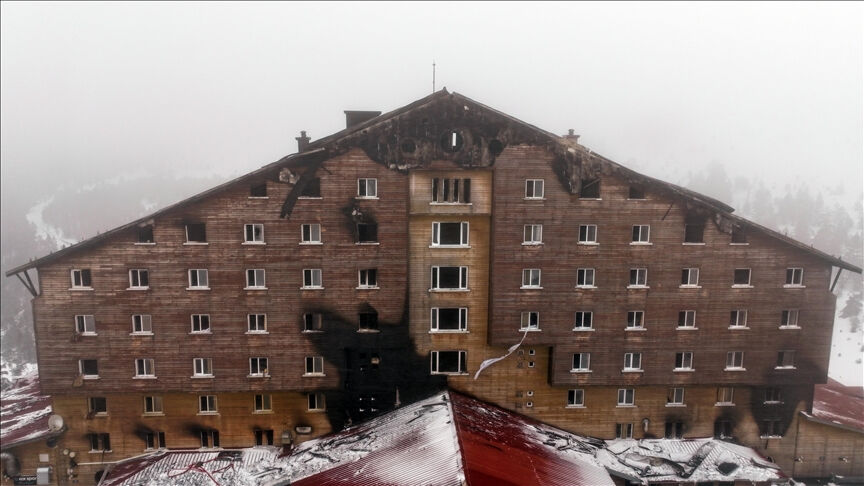 Tanju Özcan'ın yardımcısı ve itfaiye müdürü tutuklandı! Otel yangınında sorumlu Bolu Belediyesi mi? Tanju Özcan'ın yardımcısı ve itfaiye müdürü tutuklandı! Otel yangınında sorumlu Bolu Belediyesi mi? - 2. Resim
