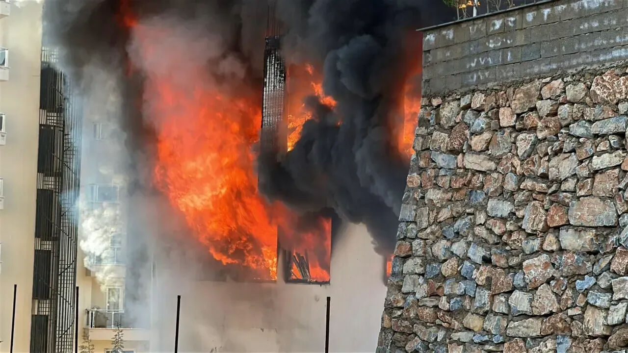 Antalya Alanya'da hangi otelde yangın çıktı? Alanya otel yangını son dakika durumu - 4. Resim