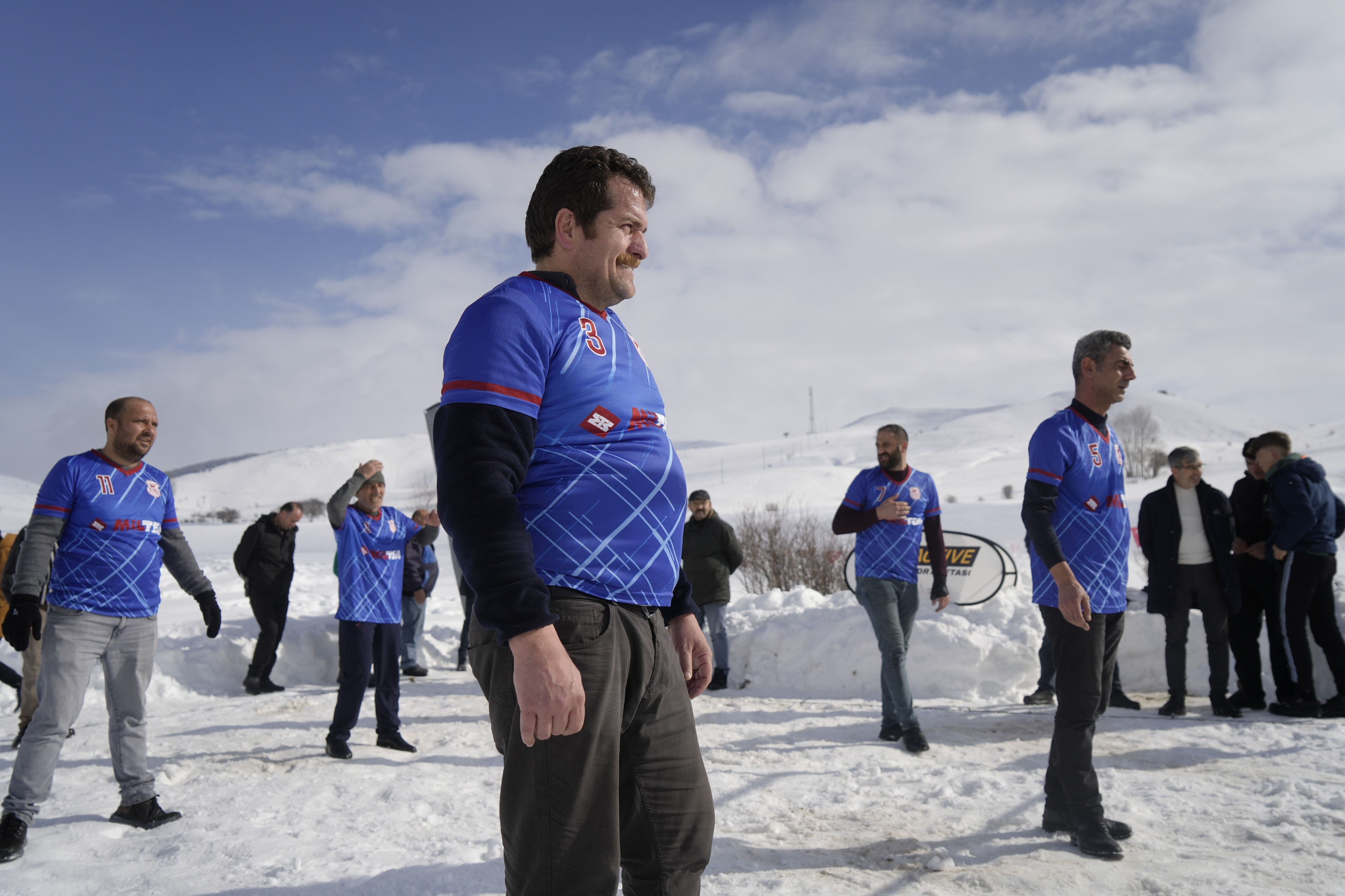 Gümüşhane'de 32 yıldır devam eden gelenek! Yaşlısıyla genciyle her cumartesi bunu yapıyorlar - 4. Resim