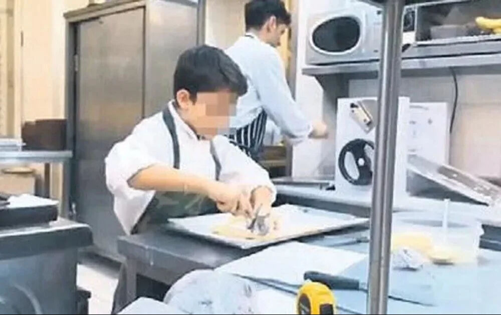 Kadıköy bit pazarında kan donduran olay! "Çok yakışıklısın" deyip İtalyan şefin oğlunu defalarca kez bıçakladılar - 4. Resim