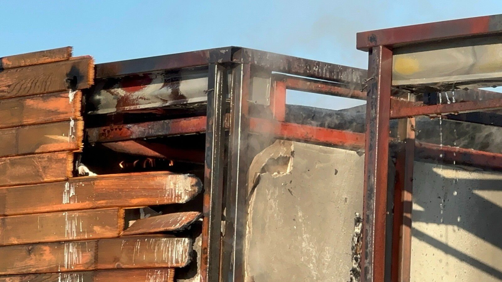 Kartalkaya faciası sonrası bir otelde daha yangın paniği! Turistler korkuya kapıldı Kartalkaya sonrası bir otelde daha yangın paniği! Turistler korkuya kapıldı - 2. Resim