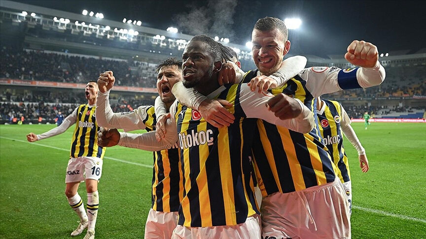 Michy Batshuayi Fenerbahçe'ye geri mi dönüyor? Futbolcunun Galatasaray ile ayrılığı gündemde - 1. Resim