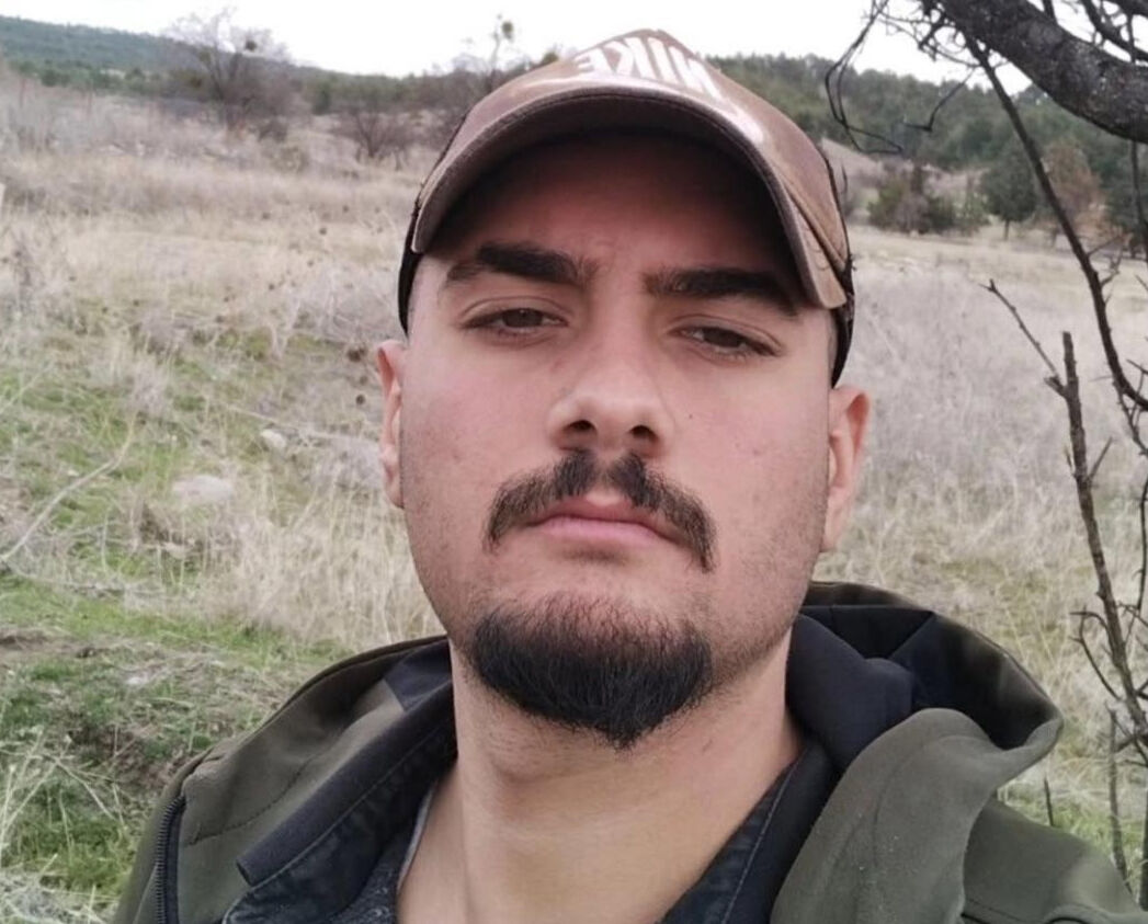 Odasından gelen sese koştular, gencecik evlatlarının cesedini buldular! Sebebi kan dondurdu - 1. Resim