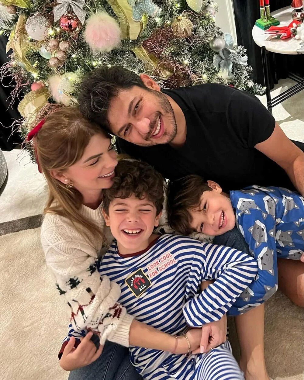 Pelin Karahan eşine gelen mesajı ifşa etti! Duyanlar şoke oldu! "Yan masamızdaki kız..." - 1. Resim