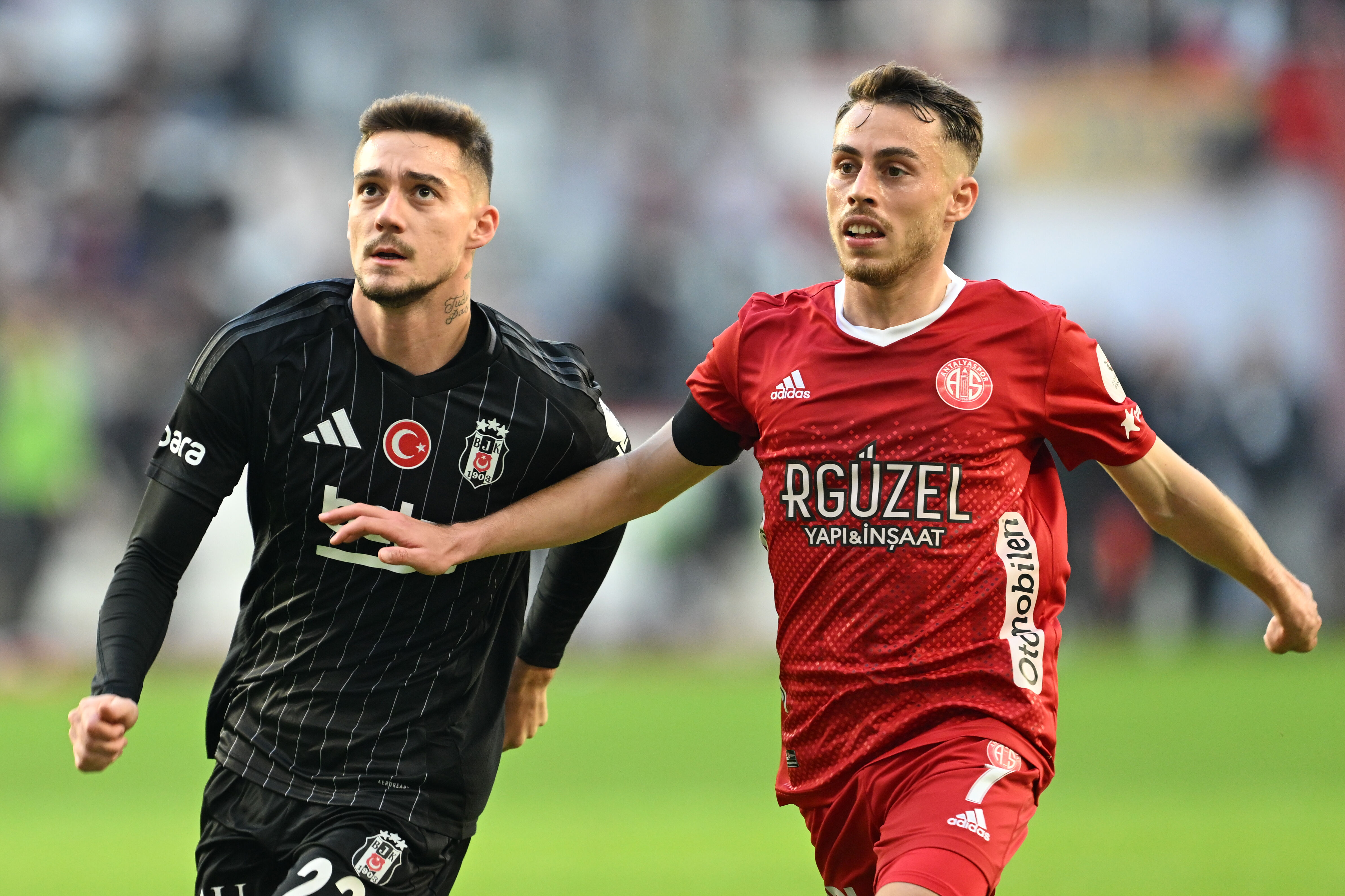 Süper Lig'de ilk maçına çıktı! Spor yazarları Antalyaspor-Beşiktaş maçını değerlendirdi Süper Lig'de ilk maçına çıktı! Spor yazarları Antalyaspor-Beşiktaş maçını değerlendirdi - 4. Resim